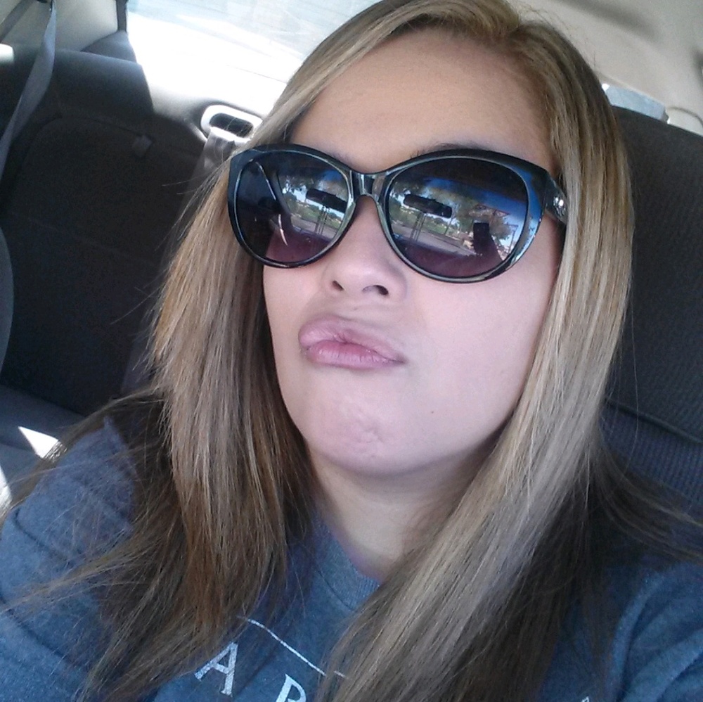 Meet your Posher, Antoinette